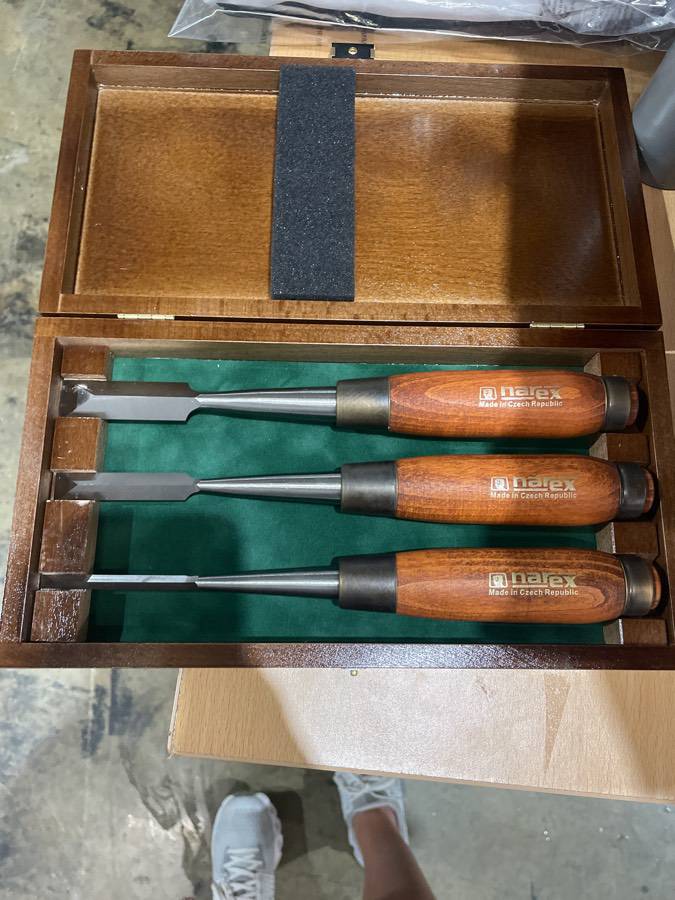 $110. Narex 852100 3 Piece Set Japanese Style Dovetail Chisels 1/4, 1/2,  3/4 Inch Auction